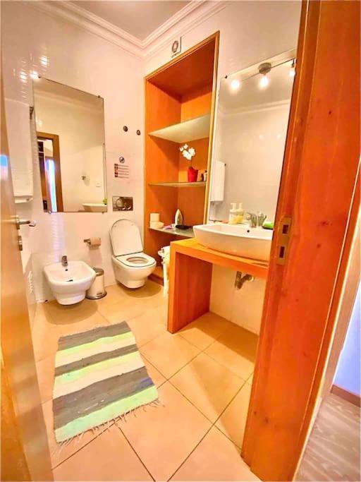 Charming Flat In Chiado-lisbon * Lisboa